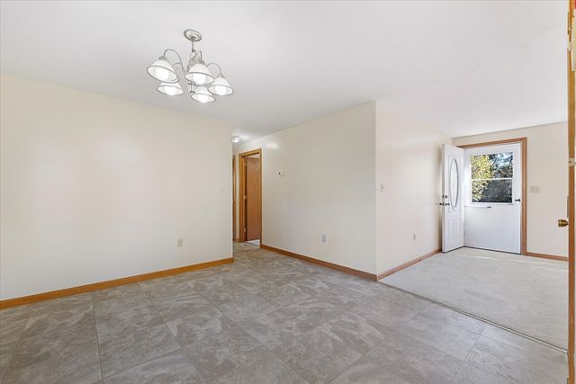 105 Hodgkins Dr, East Brookfield, MA 01515