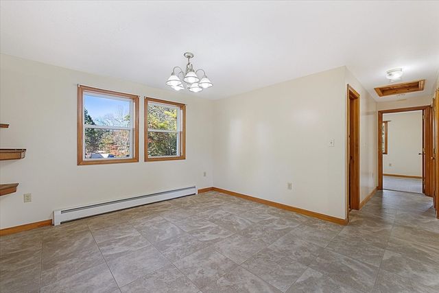 105 Hodgkins Dr, East Brookfield, MA 01515