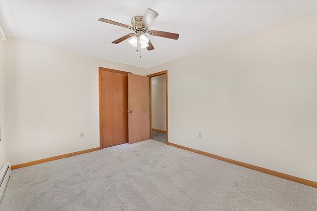 105 Hodgkins Dr, East Brookfield, MA 01515