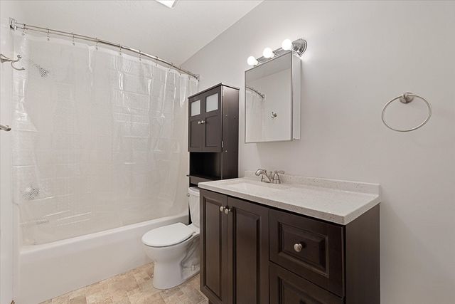 105 Hodgkins Dr, East Brookfield, MA 01515