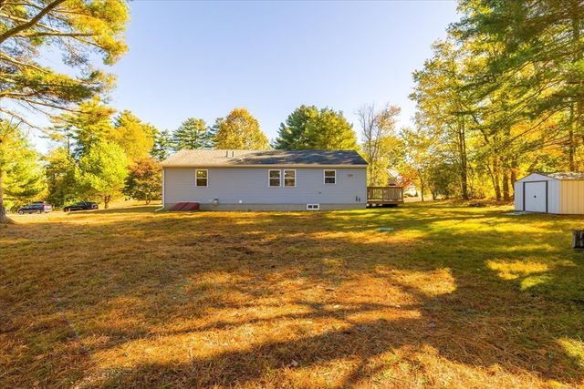 105 Hodgkins Dr, East Brookfield, MA 01515