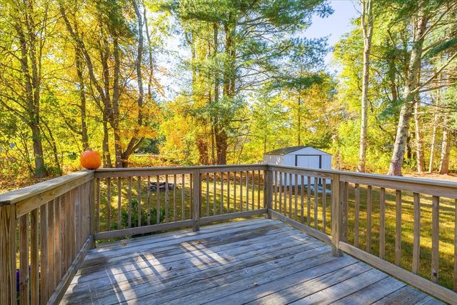 105 Hodgkins Dr, East Brookfield, MA 01515