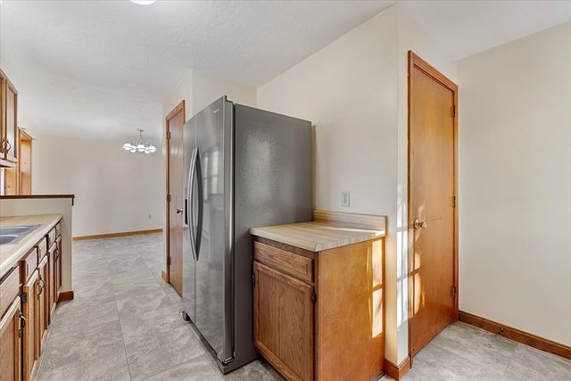 105 Hodgkins Dr, East Brookfield, MA 01515