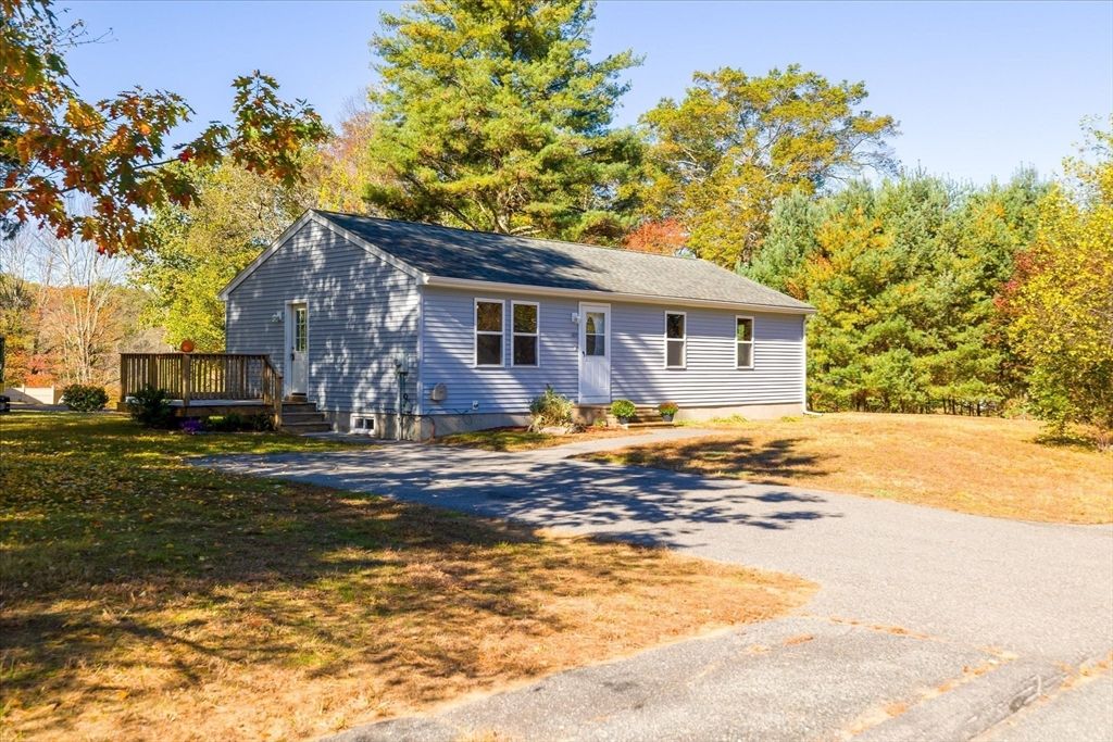105 Hodgkins Dr, East Brookfield, MA 01515