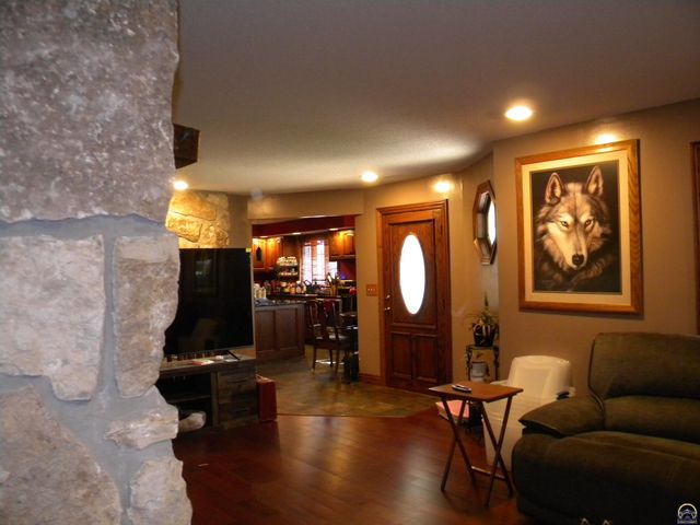 1020 Wanamaka Road, Emporia, KS 66801