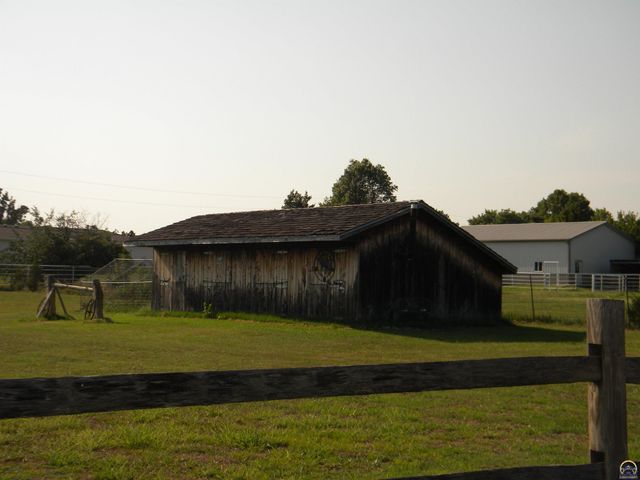 1020 Wanamaka Road, Emporia, KS 66801