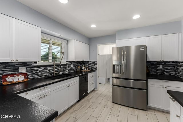 10502 W ROUNDELAY Circle, Sun City, AZ 85351