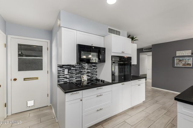 10502 W ROUNDELAY Circle, Sun City, AZ 85351