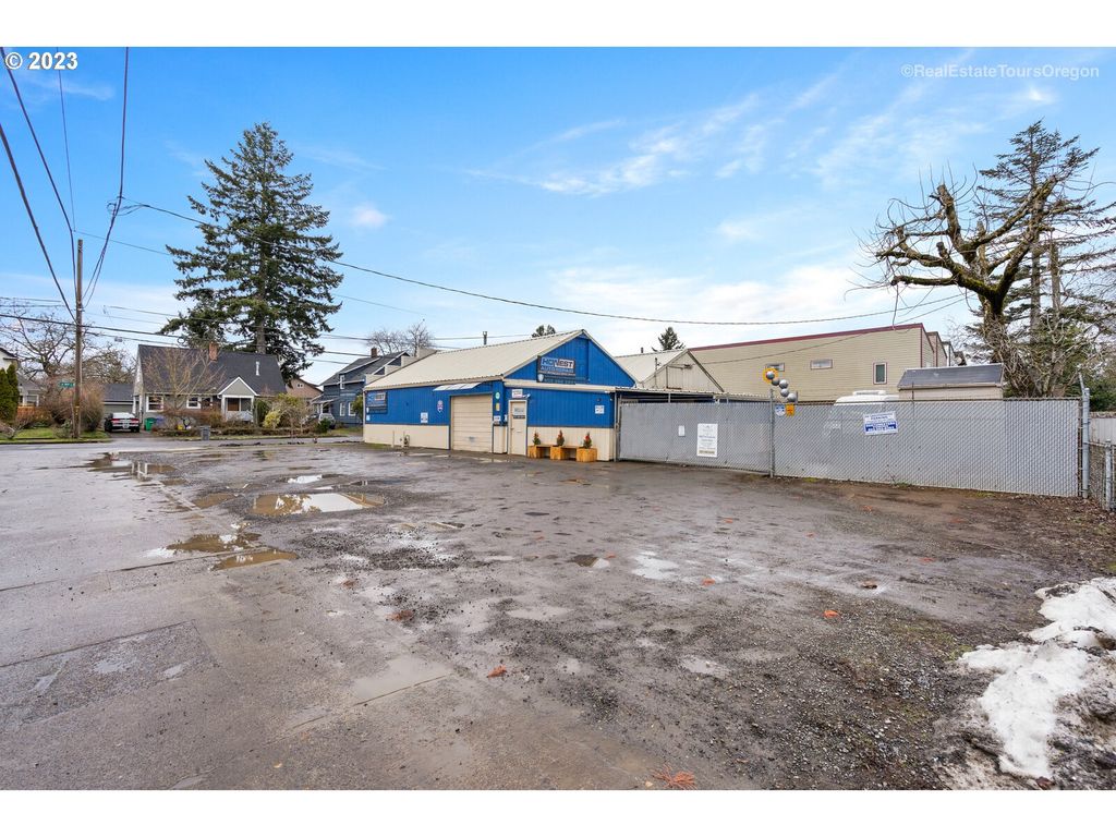 104 Ne 80TH Ave, Portland, OR 97213