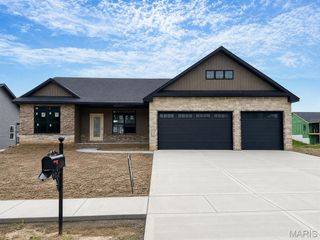 1827 Robins Mill Court, Maryville, IL 62062
