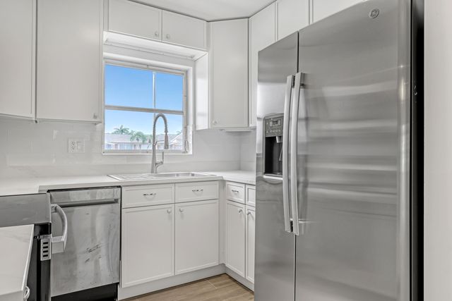 2747 E Dudley Dr Drive E D, West Palm Beach, FL 33415