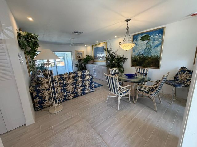 2747 E Dudley Dr Drive E D, West Palm Beach, FL 33415