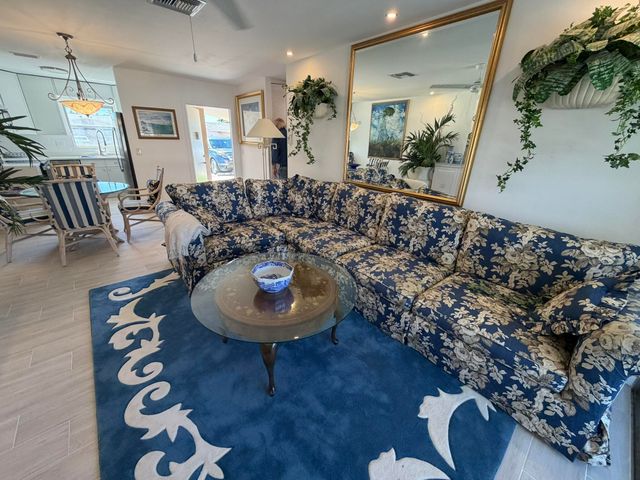 2747 E Dudley Dr Drive E D, West Palm Beach, FL 33415