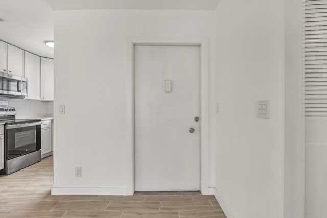 2747 E Dudley Dr Drive E D, West Palm Beach, FL 33415