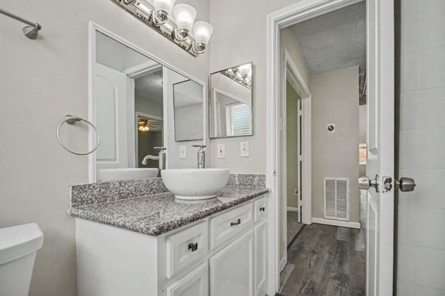 2730 Valley Forest Drive, Missouri City, TX 77489