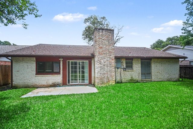 2730 Valley Forest Drive, Missouri City, TX 77489