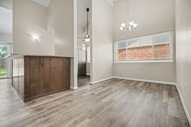 2730 Valley Forest Drive, Missouri City, TX 77489
