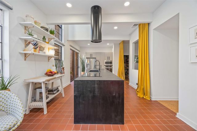 1425 Nantucket Drive B, Houston, TX 77057