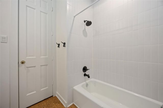 1425 Nantucket Drive B, Houston, TX 77057