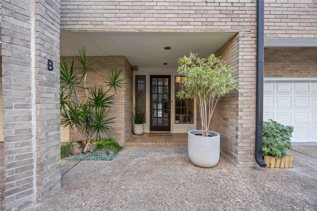 1425 Nantucket Drive B, Houston, TX 77057