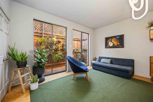 1425 Nantucket Drive B, Houston, TX 77057