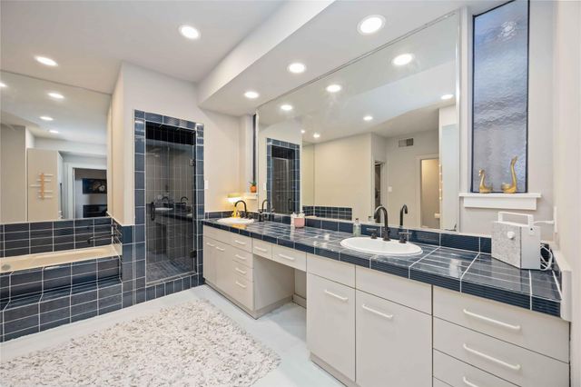 1425 Nantucket Drive B, Houston, TX 77057