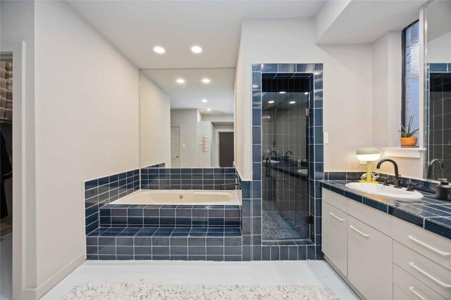 1425 Nantucket Drive B, Houston, TX 77057