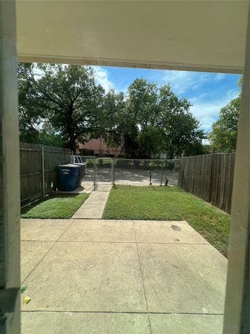 5221 Grovewood Street, Dallas, TX 75210