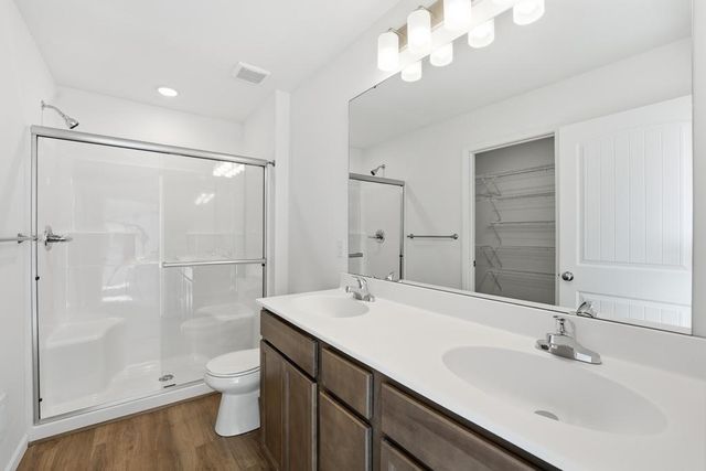 12426 S Aspen Lane, Lee's Summit, MO 64086