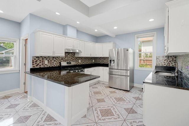 2514 15th Avenue S, Minneapolis, MN 55404