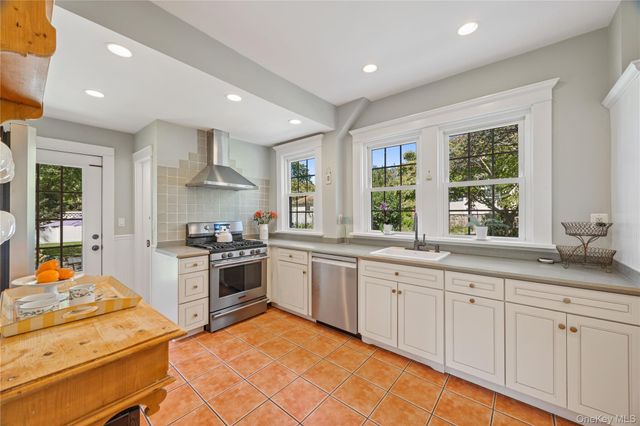 33 Cassilis Avenue, Bronxville, NY 10708