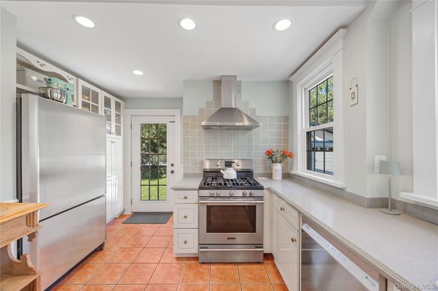 33 Cassilis Avenue, Bronxville, NY 10708