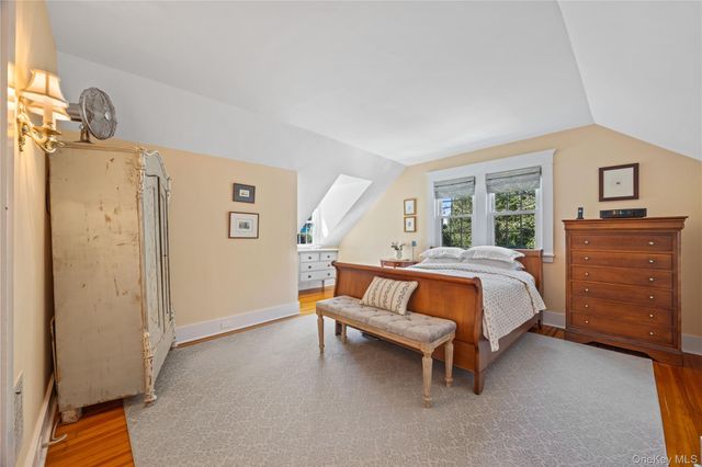 33 Cassilis Avenue, Bronxville, NY 10708