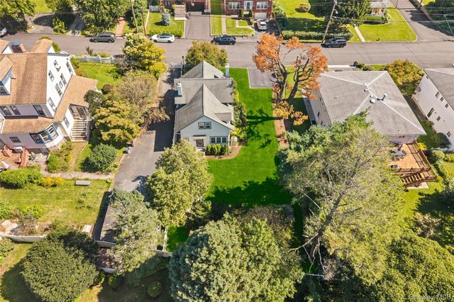 33 Cassilis Avenue, Bronxville, NY 10708