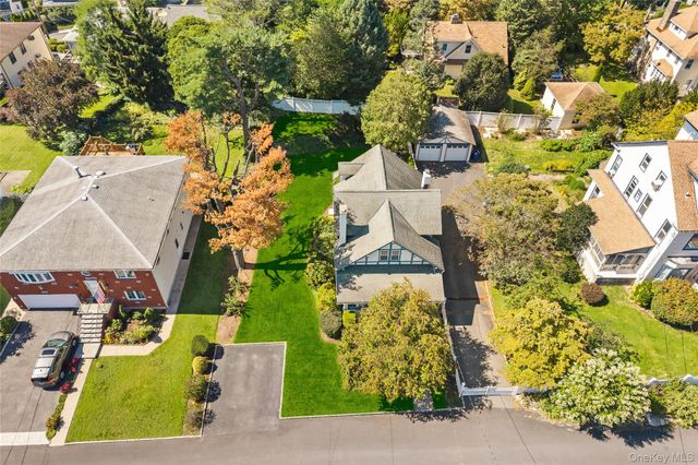 33 Cassilis Avenue, Bronxville, NY 10708