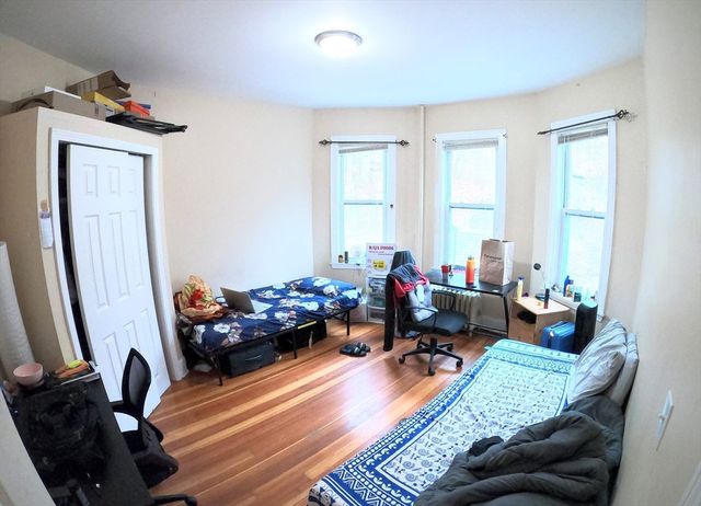 90 Fisher Ave. 2, Boston, MA 02120