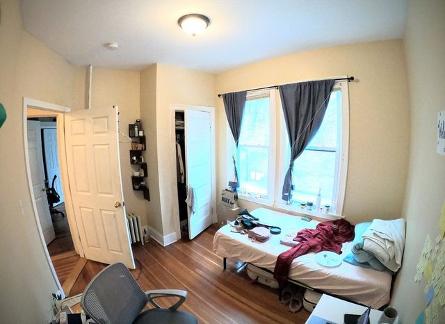 90 Fisher Ave. 2, Boston, MA 02120