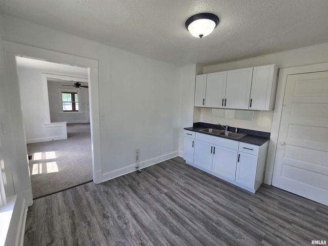 1230 SUMMER Street, Pekin, IL 61554