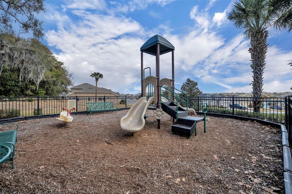 Image 49 of property listing at 17146 GATHERING PLACE CIRCLE, Clermont, FL 34711