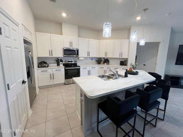 7223 HAWKES BEND STREET Street, Jacksonville, FL 32219