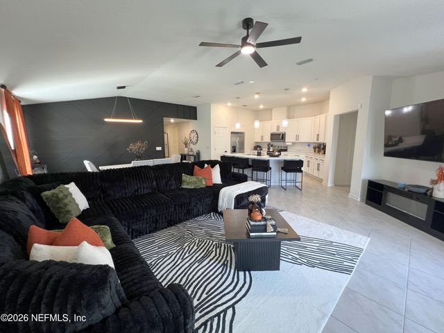 7223 HAWKES BEND STREET Street, Jacksonville, FL 32219