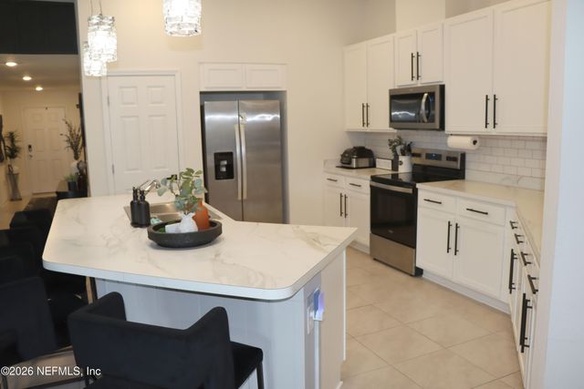 7223 HAWKES BEND STREET Street, Jacksonville, FL 32219