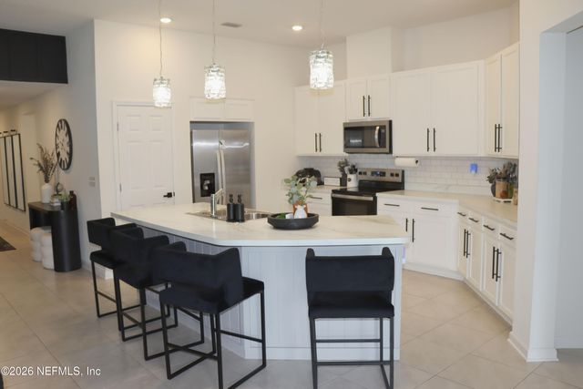 7223 HAWKES BEND STREET Street, Jacksonville, FL 32219