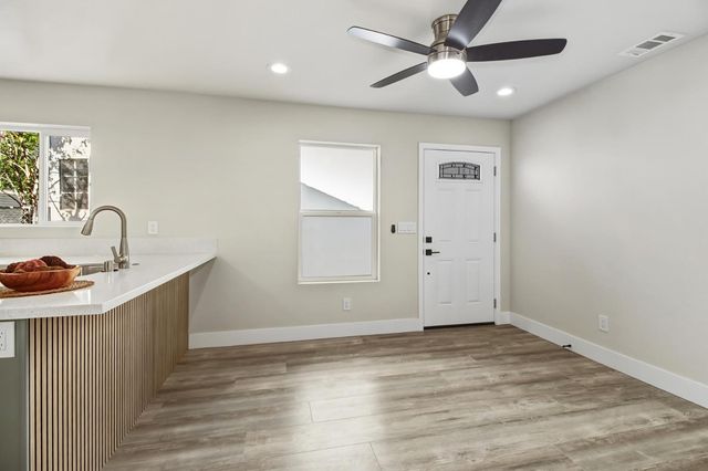 3140 S St, Sacramento, CA 95816