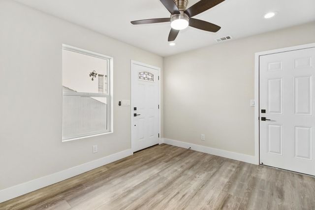 3140 S St, Sacramento, CA 95816