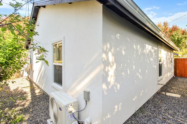 3140 S St, Sacramento, CA 95816