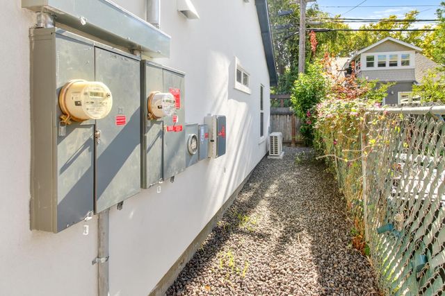 3140 S St, Sacramento, CA 95816