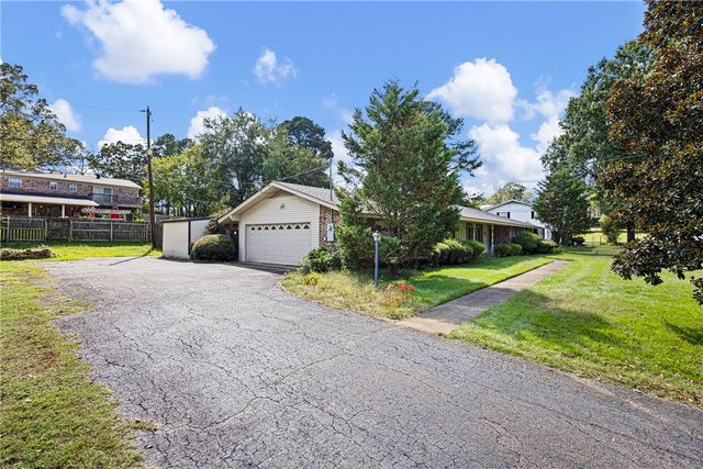 1809 Bradley Lane, Russellville, AR 72801