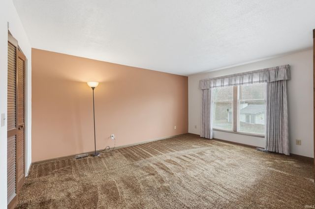 6126 Crofton Drive, Fort Wayne, IN 46835