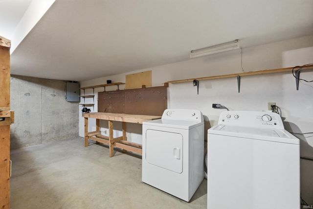 6126 Crofton Drive, Fort Wayne, IN 46835